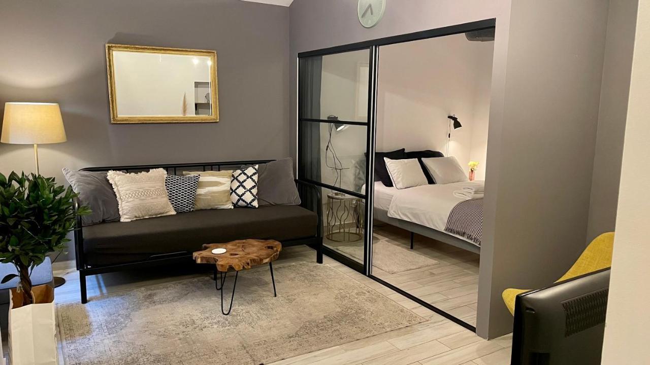 Apartments Santini ซาเกร็บ ภายนอก รูปภาพ