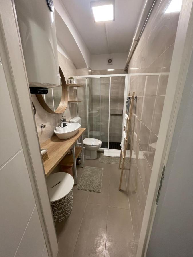 Apartments Santini ซาเกร็บ ภายนอก รูปภาพ