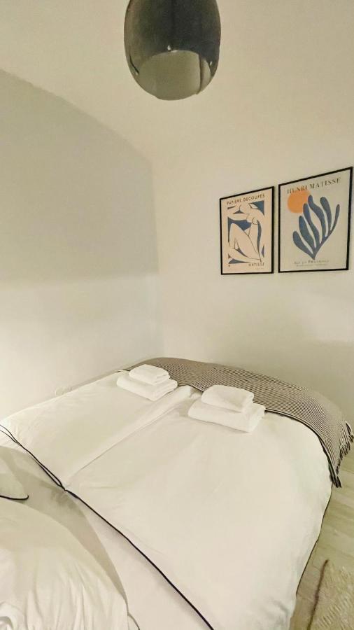 Apartments Santini ซาเกร็บ ภายนอก รูปภาพ