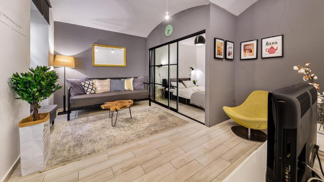 Apartments Santini ซาเกร็บ ภายนอก รูปภาพ
